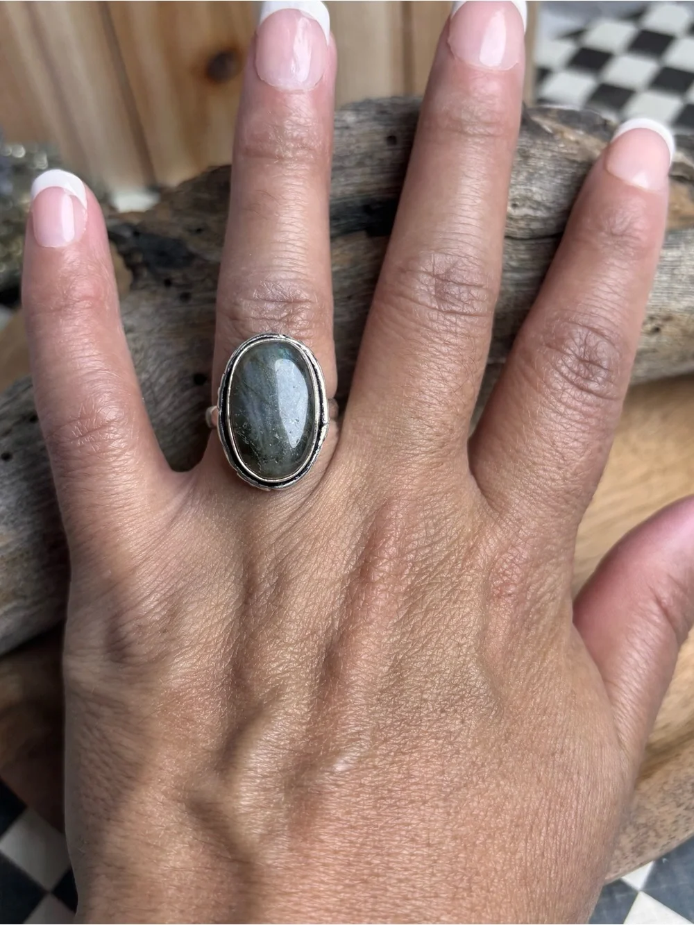 Hand Crafted Silver Oval Labradorite Ring in Gray-Green women’s size 7